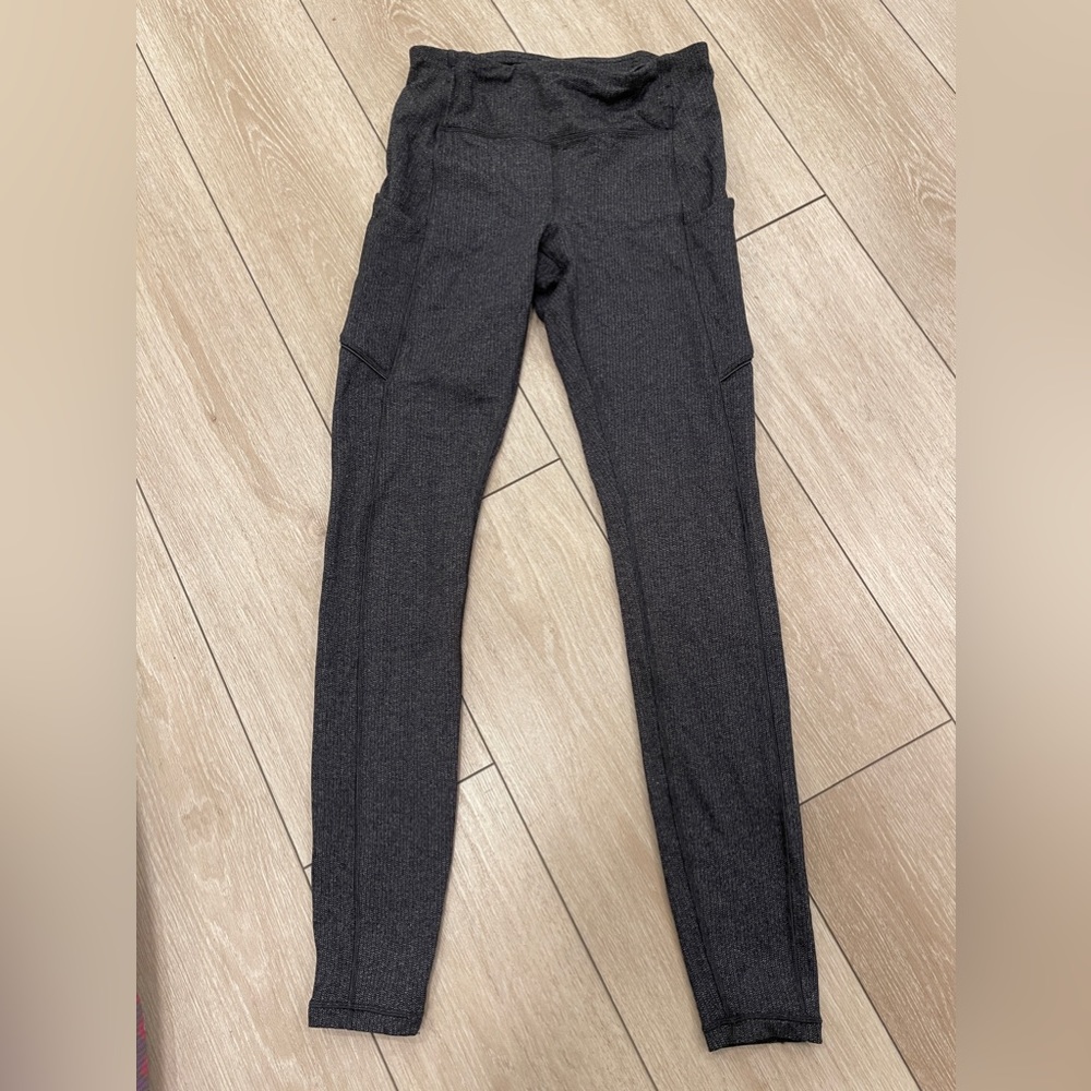 Women’s LuluLemon Knit Chevron On the Move Tight Size 6 with Pockets 🩶